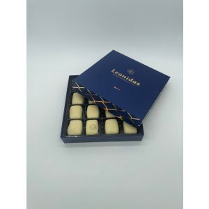 (NEU) Präsentbox blau Manon Café mit Nuss weiß - 16 Pralinen ca. 250 Gramm 